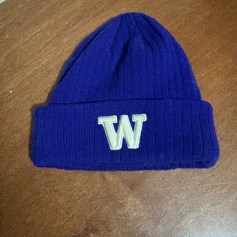 WA Huskies Purple Knit Beanie